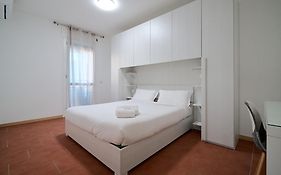 Xenia Apartments - Spacious And Bright New Flat With Garden